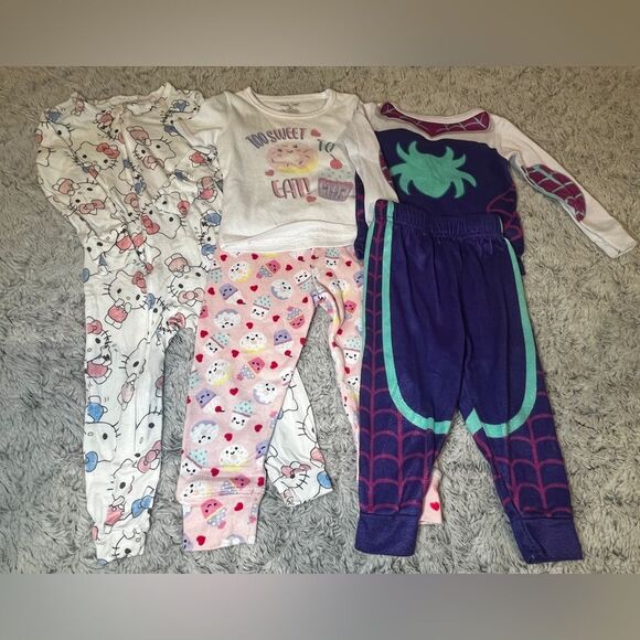 5 piece girls Pajamas Size 18 M Spider Girl Hello Kitty Cupcake - Picture 1 of 7